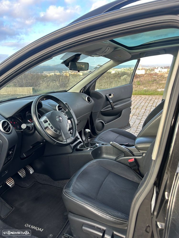 Nissan Qashqai 1.6 dCi Tekna Premium 17 Pele S P.Preta - 9