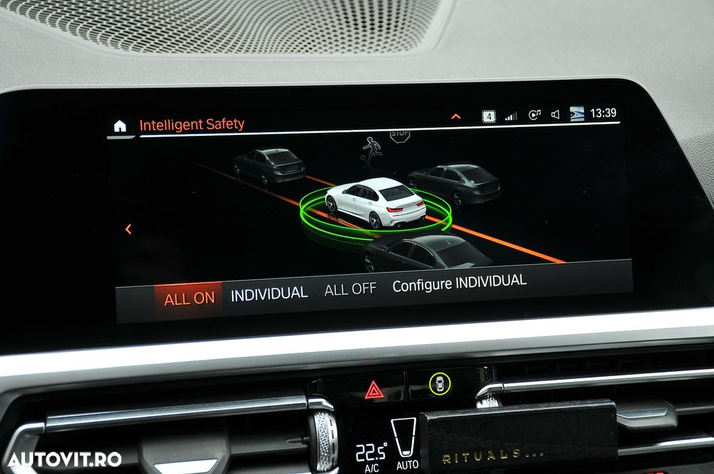 BMW Seria 3 330e Aut. M Sport - 15