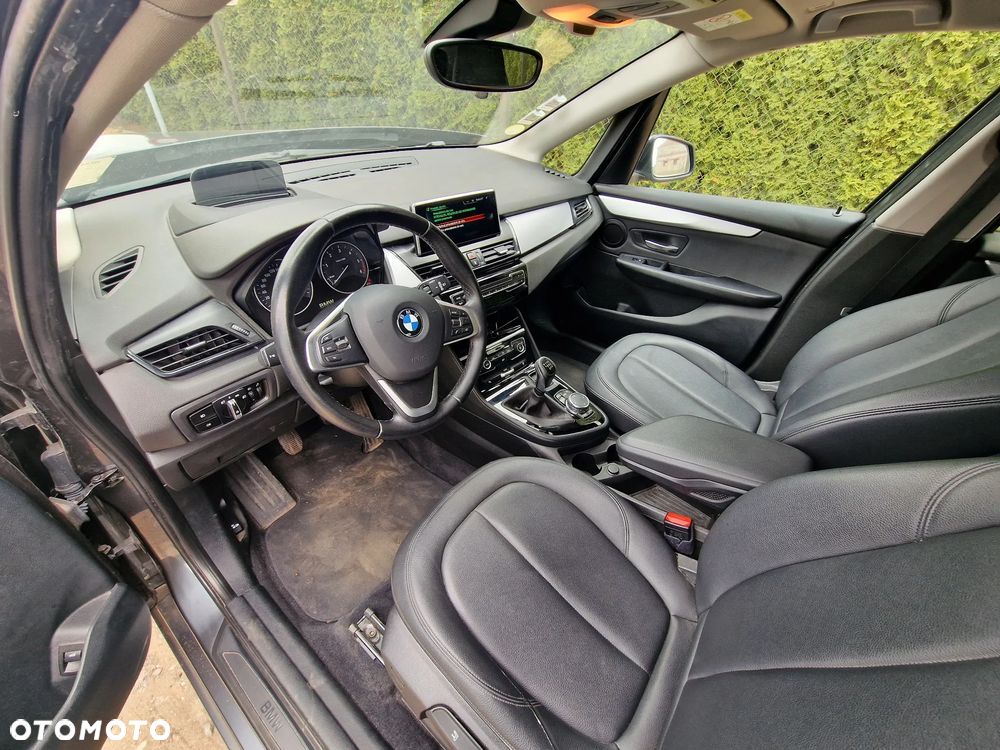 BMW Seria 2 216d - 9