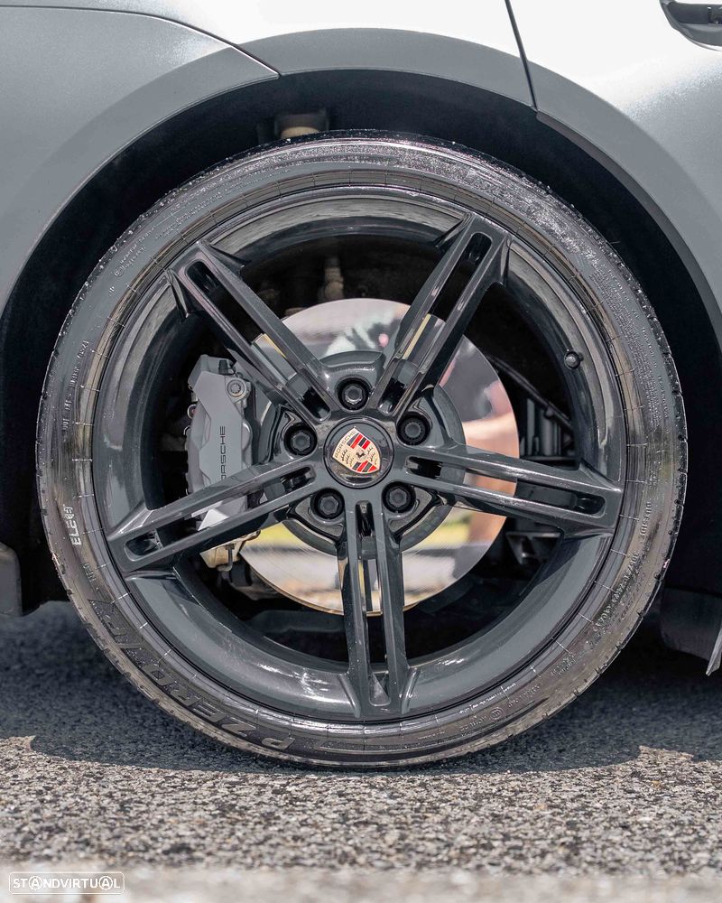 Porsche Taycan Turbo - 9