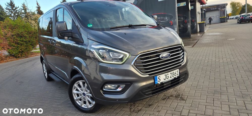 Ford Tourneo Custom - 22