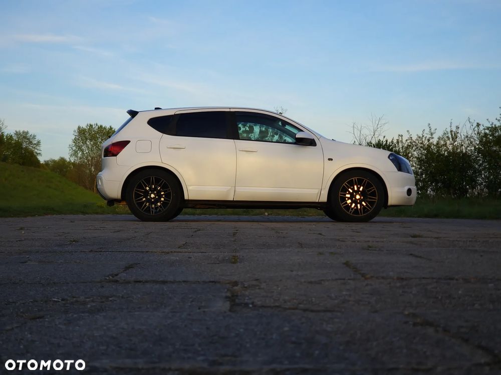 Nissan Qashqai 2.0 4x4 Tekna - 3