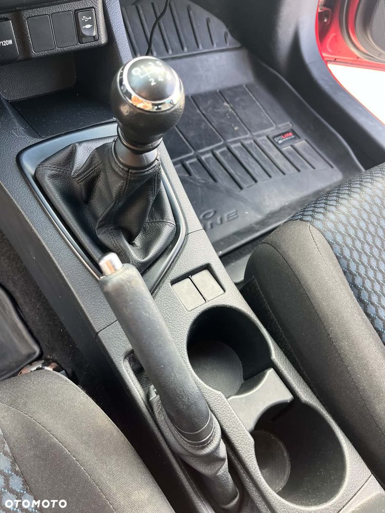 Toyota Auris 1.33 VVT-i Active - 17
