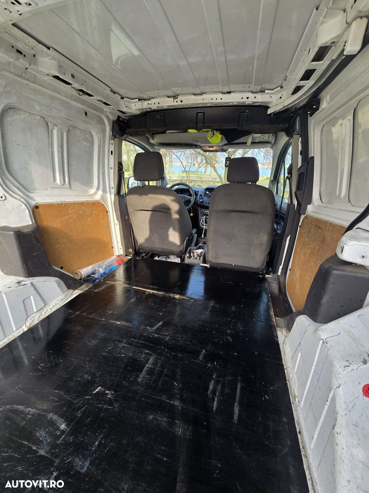 Ford Transit Connect - 10