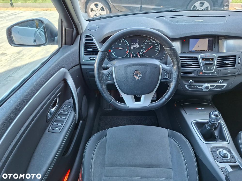 Renault Laguna dCi 150 FAP Start-Stop GT - 16