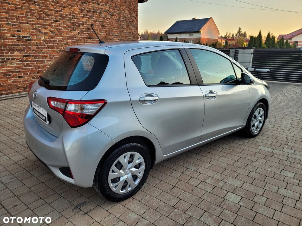 Toyota Yaris 1.5 Premium - 9