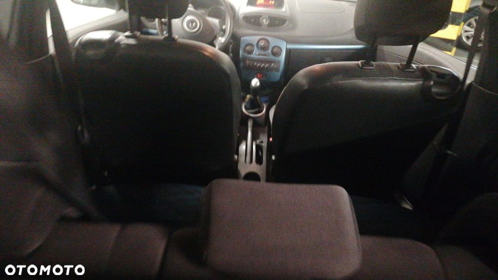 Renault Clio 1.2 16V Alize - 4