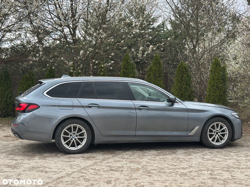 BMW Seria 5 520i mHEV - 9