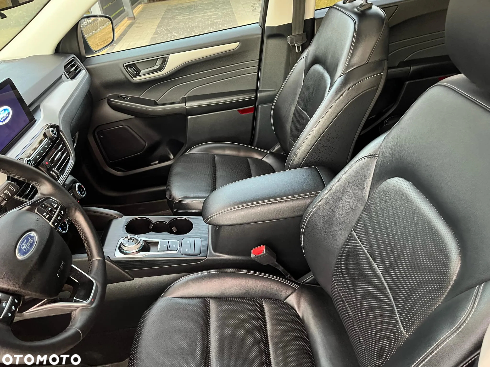 Ford Kuga - 12