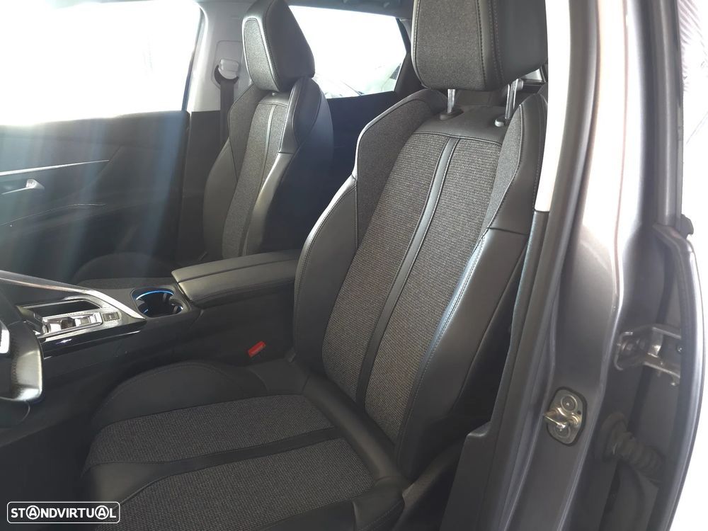 Peugeot 3008 1.5 BlueHDi Allure EAT8 — fotografia 16