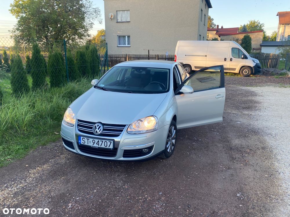 Volkswagen Jetta 1.4 TSI Trendline - 1