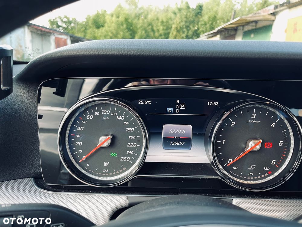 Mercedes-Benz Klasa E 220 d Business Edition 9G-TRONIC - 16