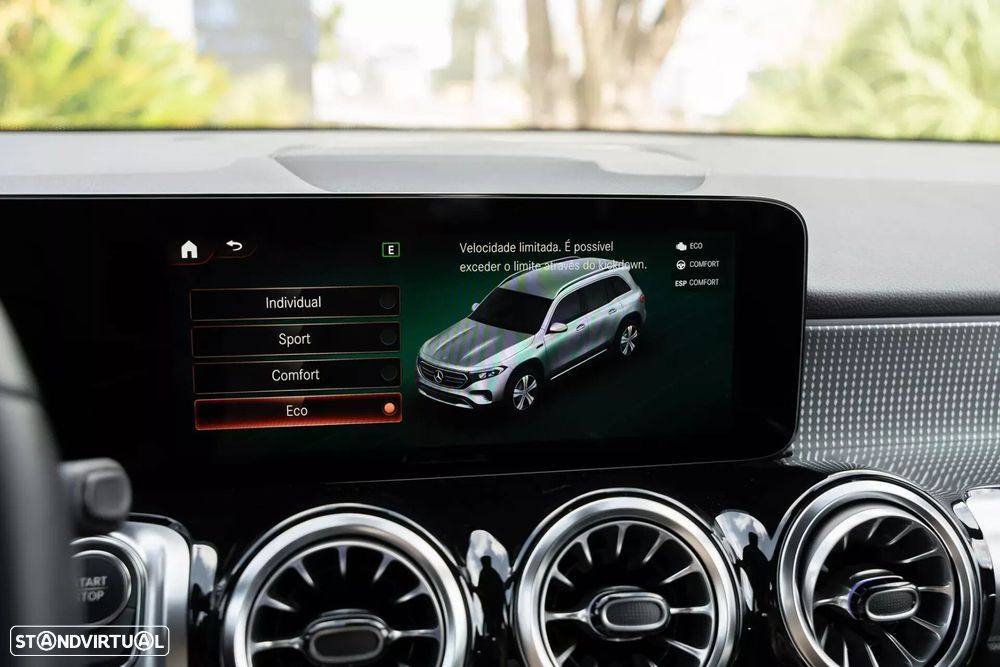 Mercedes-Benz EQB - 10