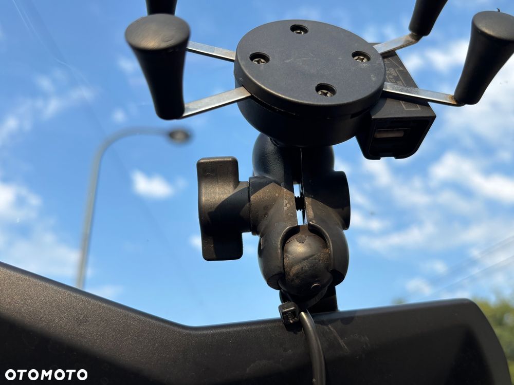 Yamaha Tmax - 13