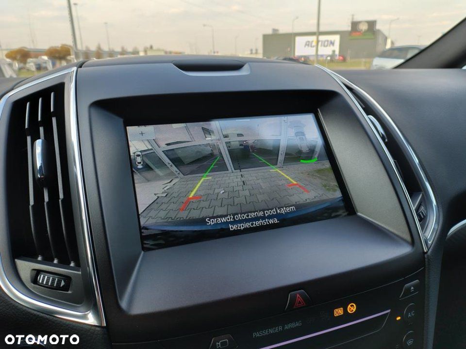 Ford S-Max - 32