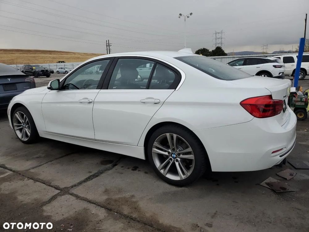 BMW Seria 3 330i GPF Advantage - 6