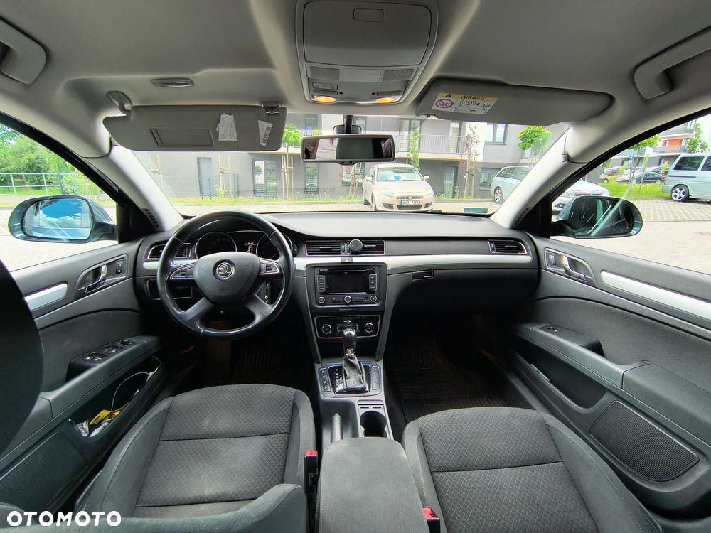 Skoda Superb 2.0 TDI Ambition DSG - 8