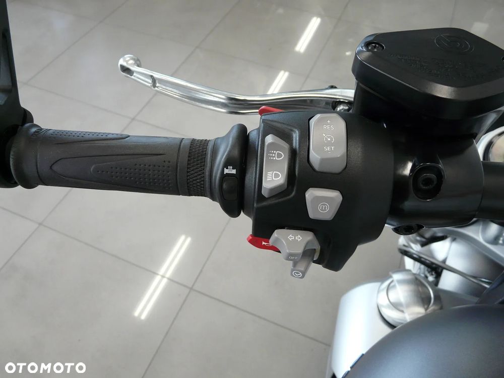 Triumph Rocket - 25