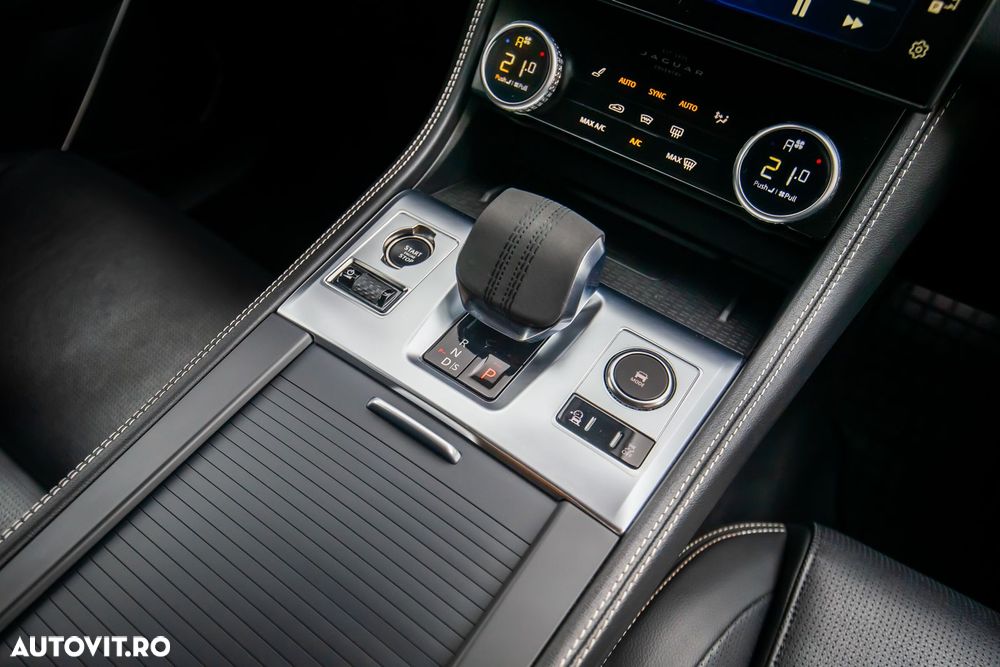 Jaguar F-Pace P250 AWD R-Dynamic Black - 20