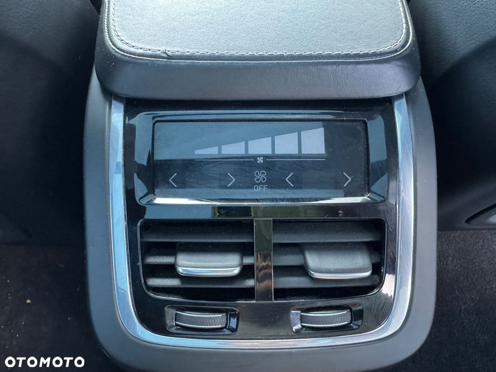 Volvo XC 90 - 24