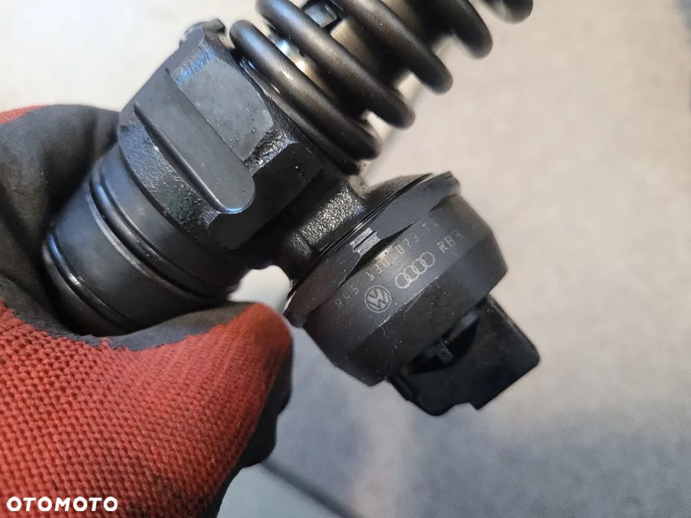 Pompowtryskiwacz VW Golf IV Passat B5 Bora Polo 9N 1,4 1,9 TDI 045130073T - 2