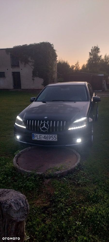 Mercedes-Benz Klasa C 180 CGI BlueEFFICIENCY - 8