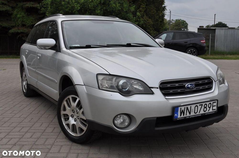 Subaru Outback 2.5i MT - 1