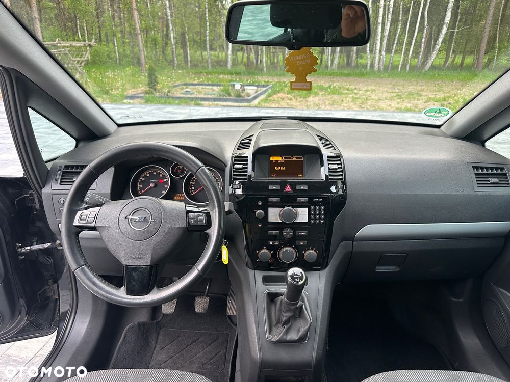 Opel Zafira 1.8 Cosmo - 23