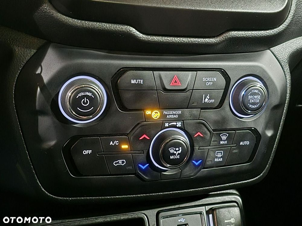Jeep Renegade - 26