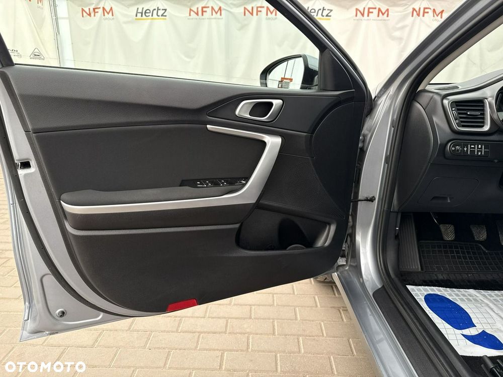 Kia Ceed - 11
