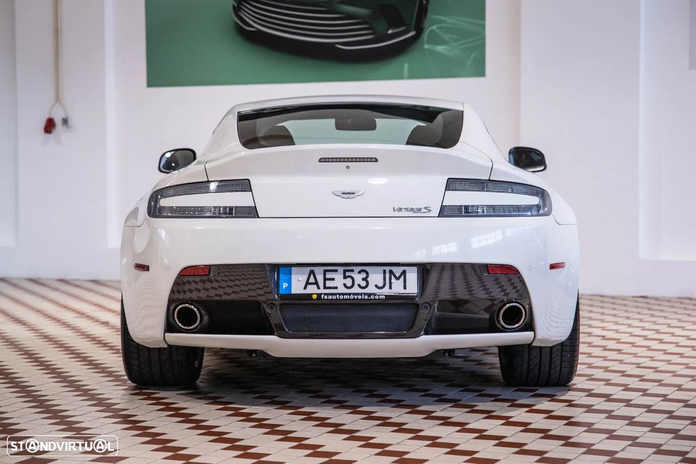 Aston Martin Vantage Coupe 2017 photo 4