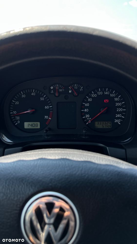 Volkswagen Golf 1.6 - 6