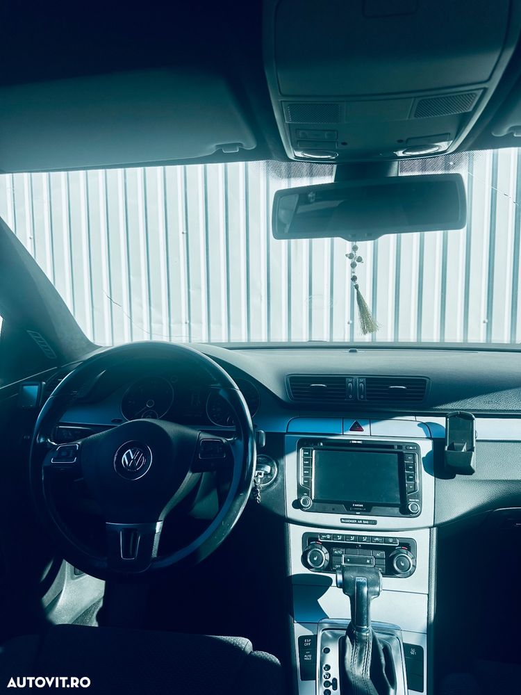 Volkswagen Passat - 13