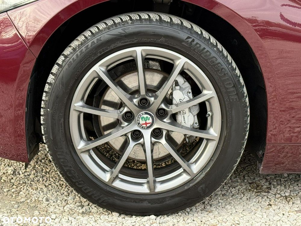 Alfa Romeo Giulia - 9