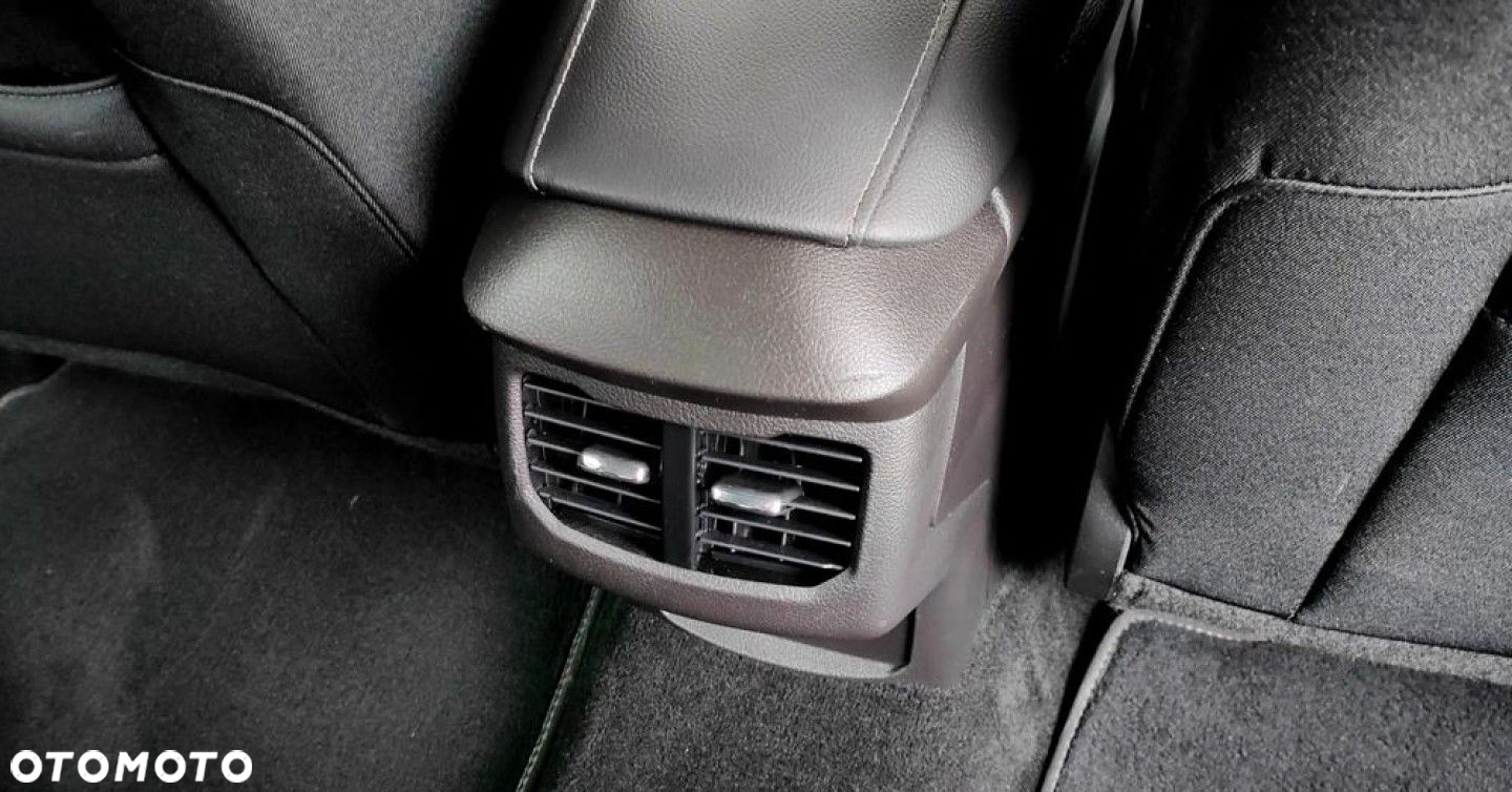 Ford Mondeo - 22