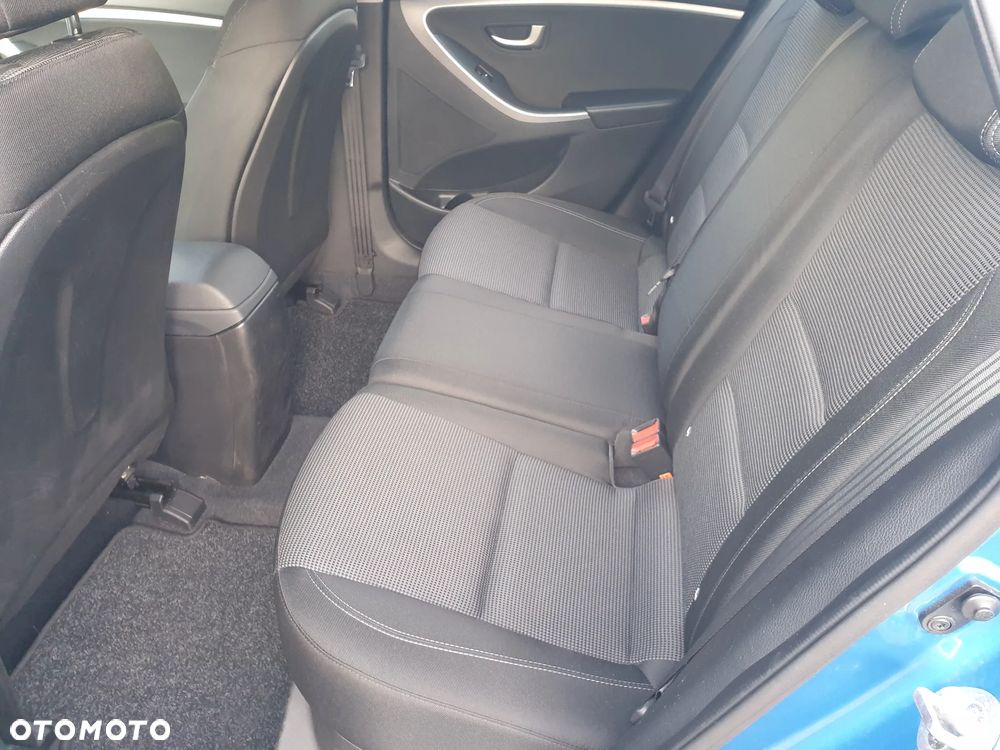 Hyundai i30 blue Kombi 1.4 Classic Navigation - 14