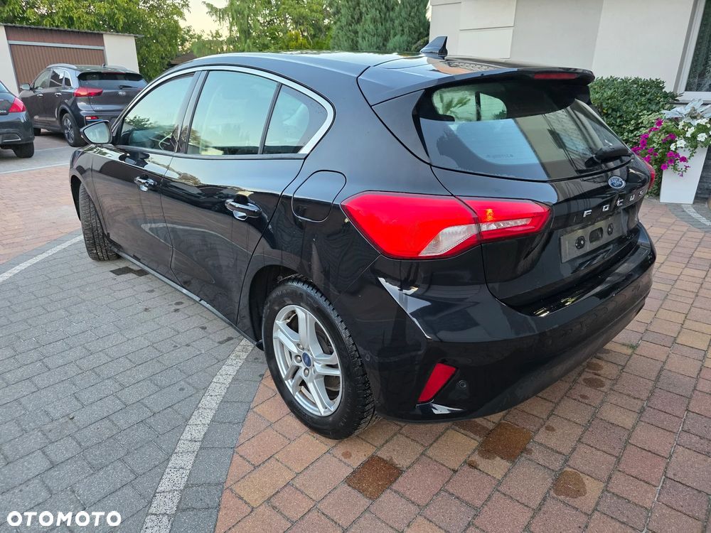 Ford Focus 1.0 EcoBoost Hybrid ACTIVE - 3