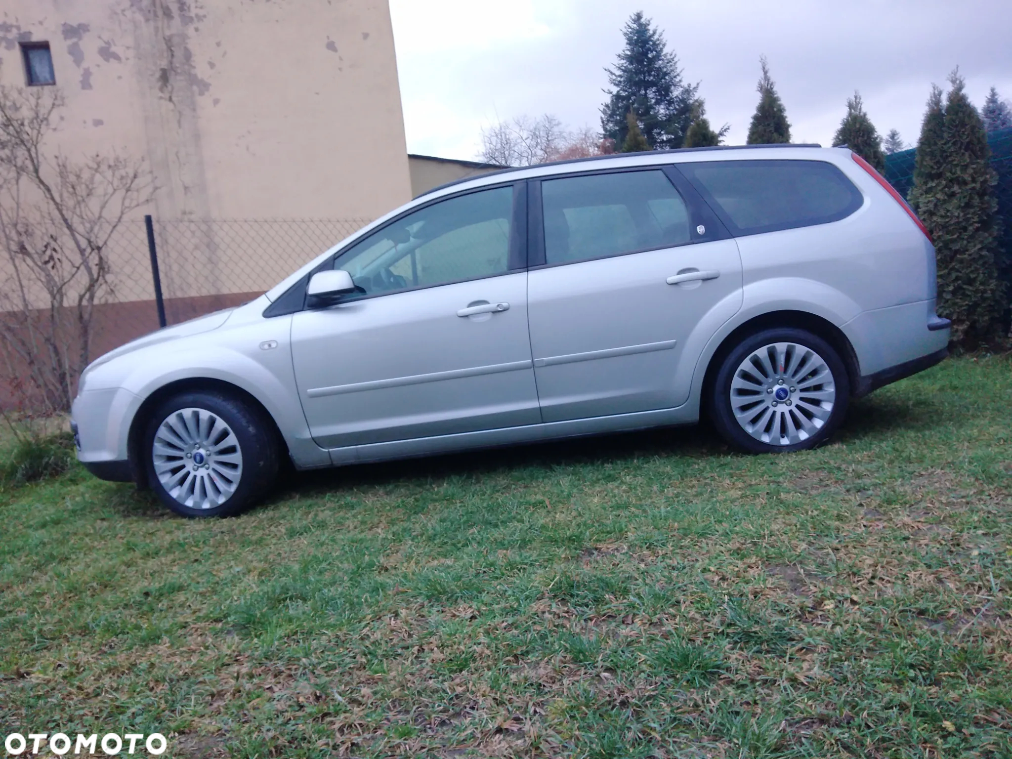 Ford Focus 1.6 TDCi DPF Ghia - 4