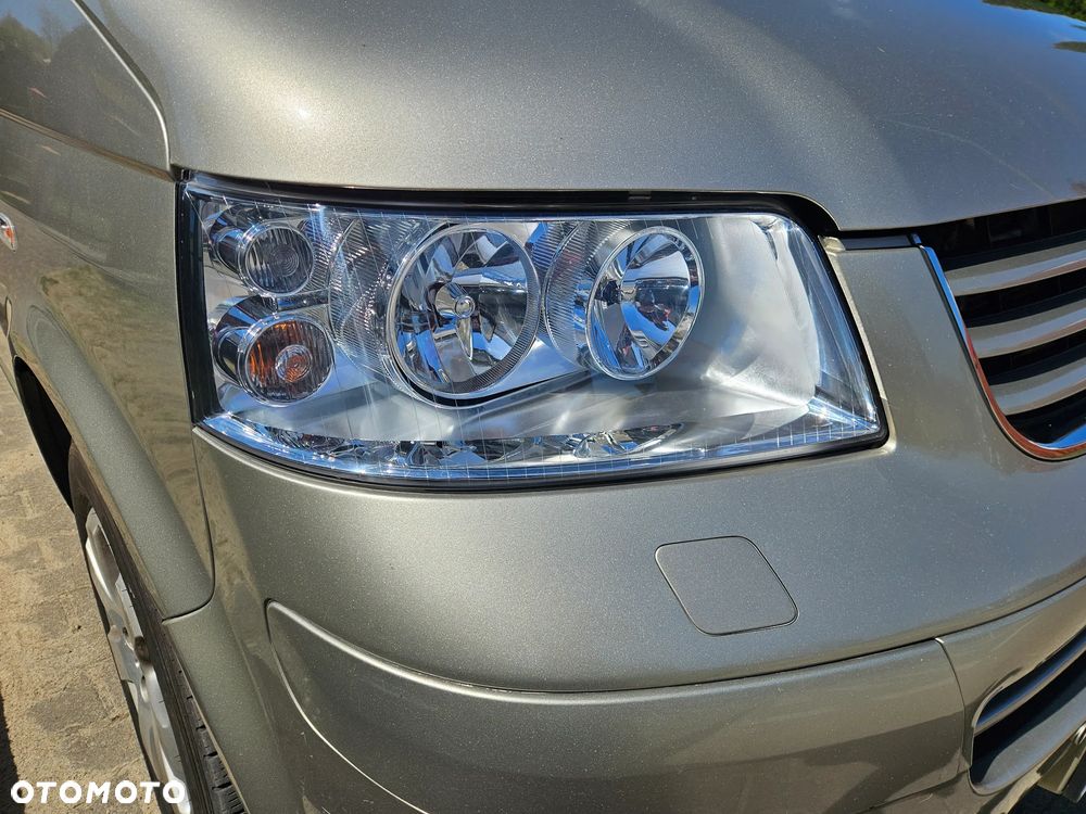 Volkswagen Multivan - 24