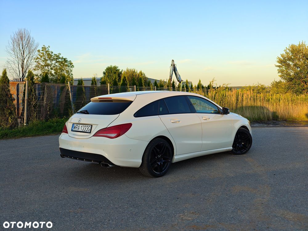 Mercedes-Benz CLA 200 7G-DCT - 3