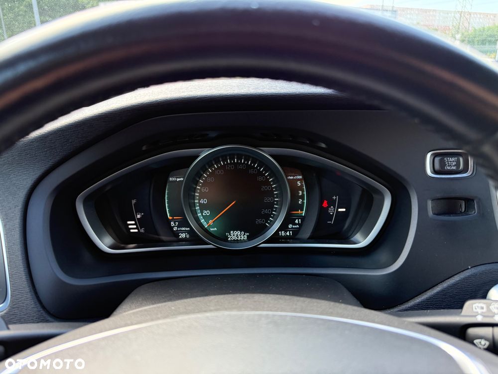 Volvo V40 D4 Drive-E Momentum - 24