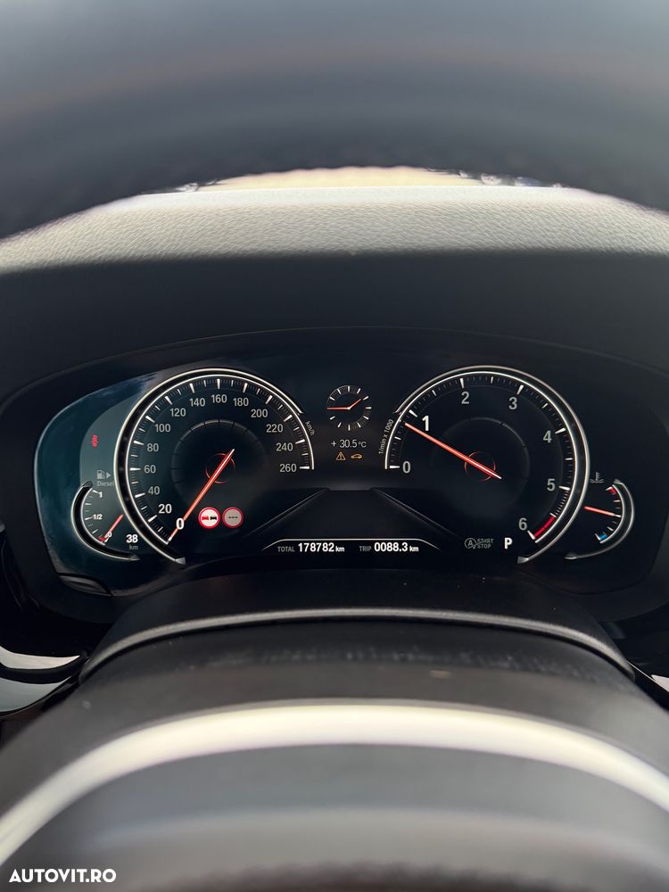 BMW Seria 5 520d Aut. M Sport Edition - 10