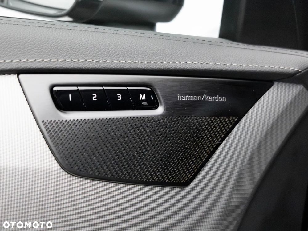 Volvo XC 90 B5 D AWD Ultimate Bright 7os - 19