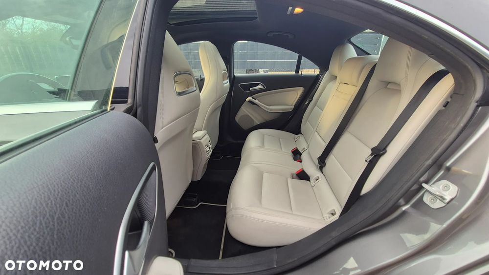 Mercedes-Benz CLA 250 7G-DCT Edition 1 - 10