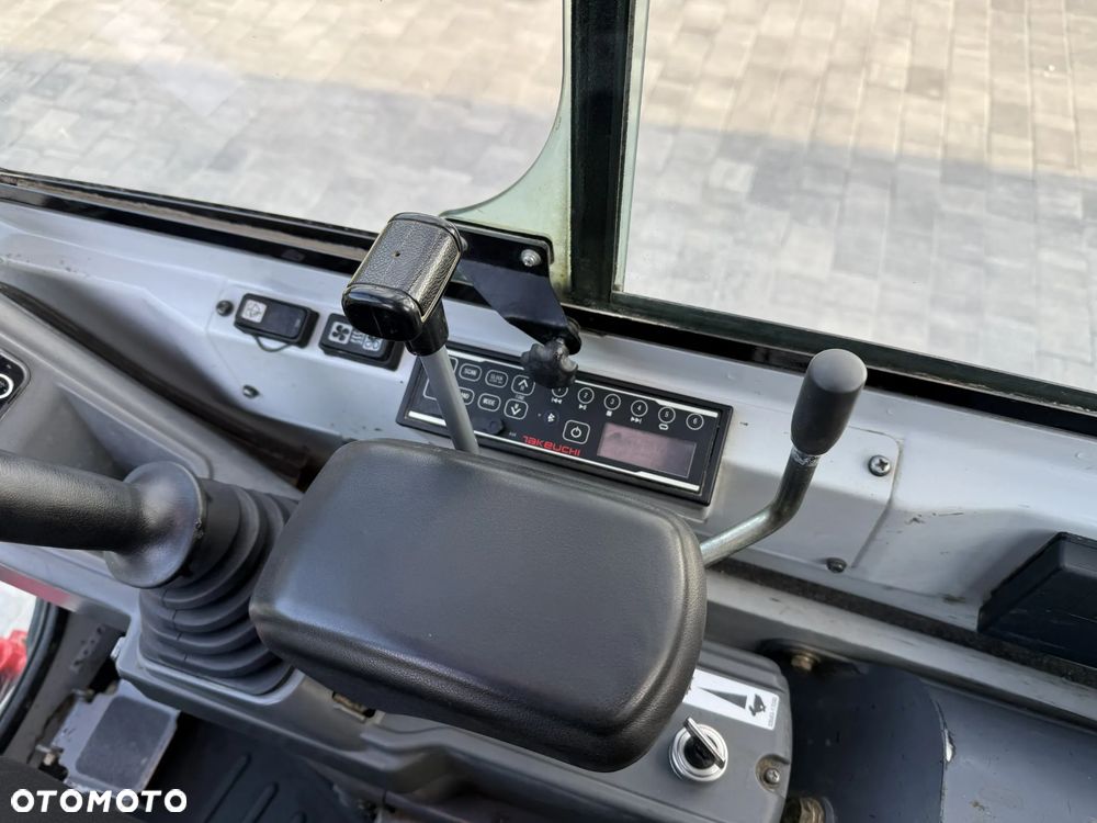 Takeuchi TB216 - 10