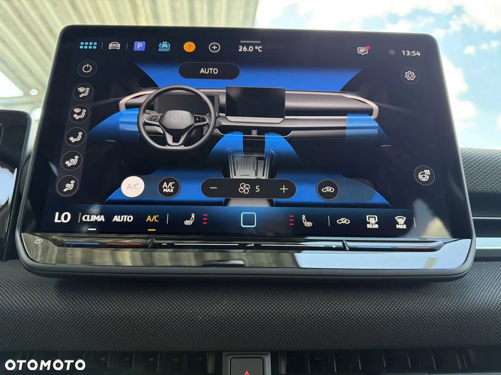 Volkswagen T-Roc 1.5 eTSI Life DSG - 32