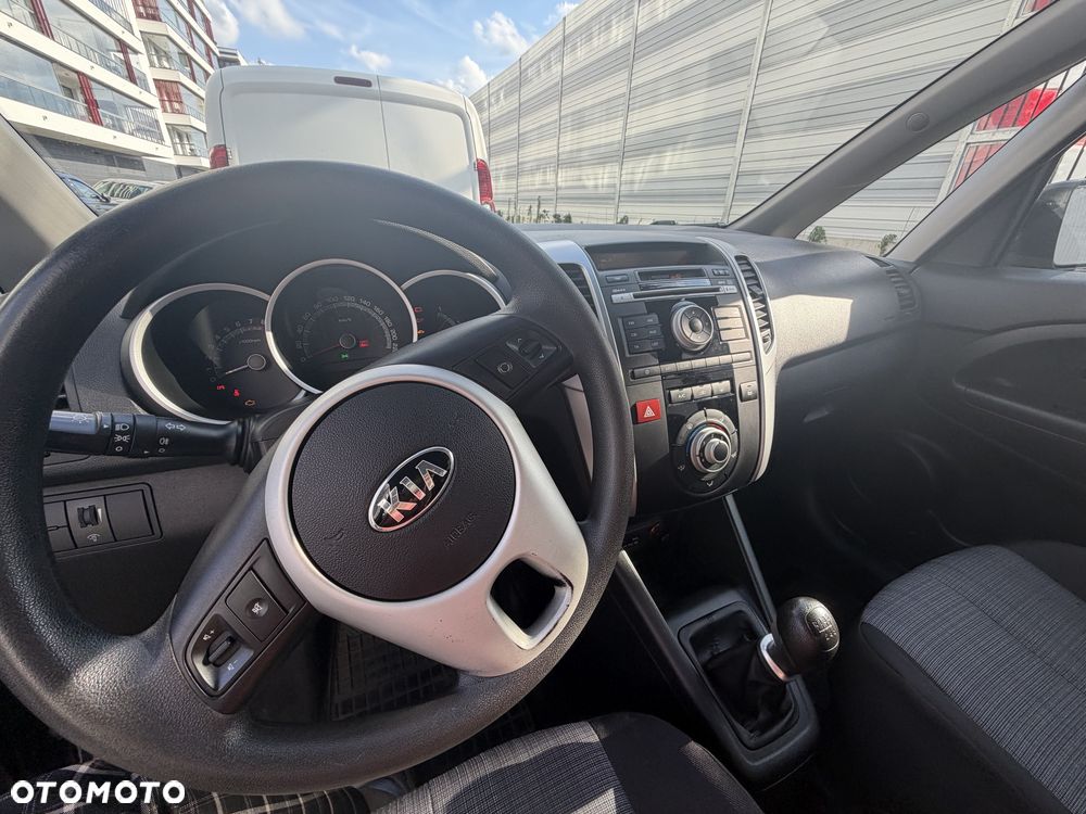 Kia Venga - 5