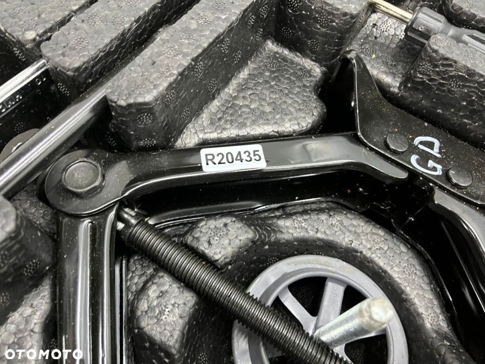 Wkład koła zapasowego Hyundai Grandeur IV Sonata NF 05-11r. winda klucz zestaw narzędzi bagażnika - 7