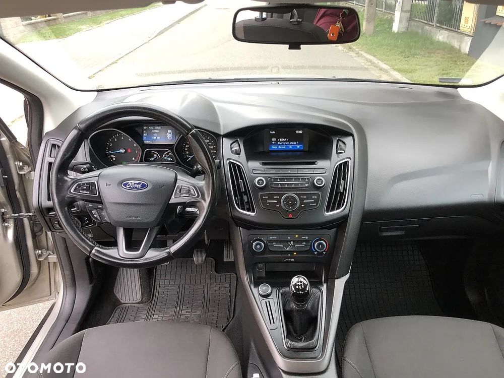 Ford Focus 1.6 Trend - 12
