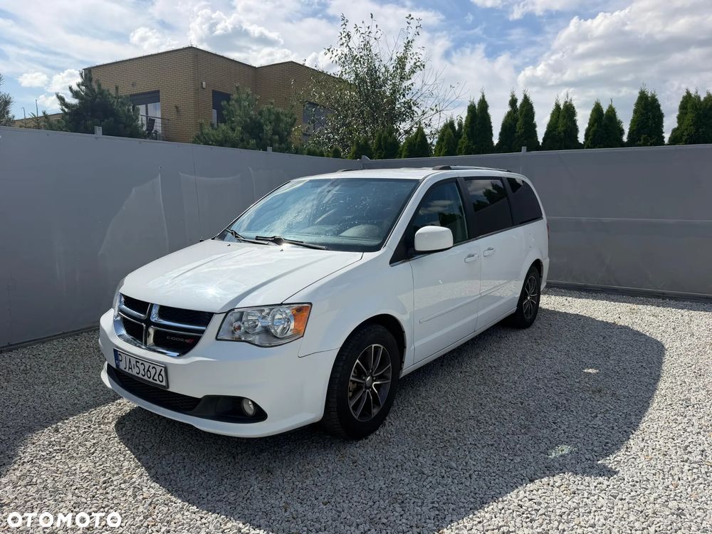 Dodge Caravan - 4